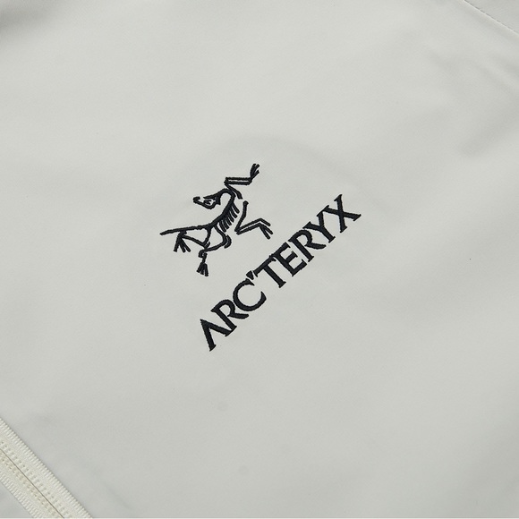 Arc'teryx Unisex Solid Color Casual Sports Hooded Jacket - Picture 5 of 7